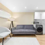 London Bridge Apartments